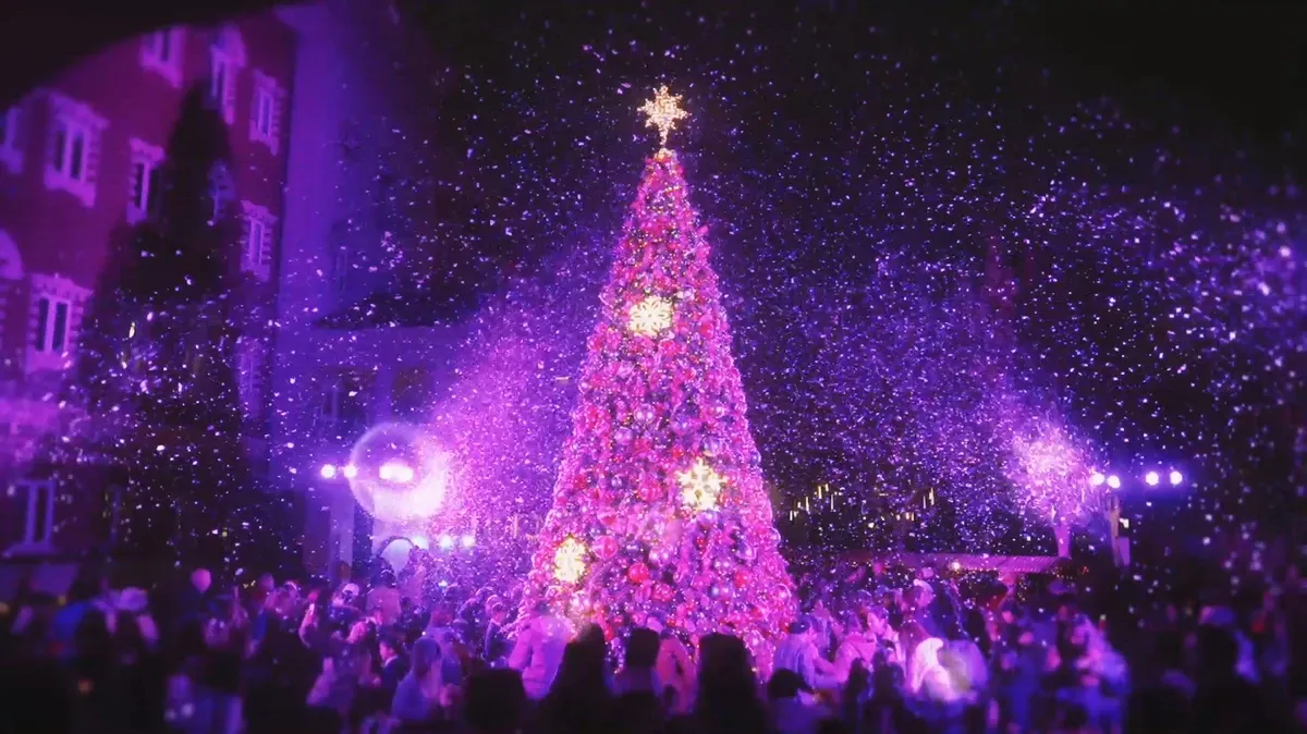 Snow and Santa in Shanghai? A #Christmas miracle at Wellington!
